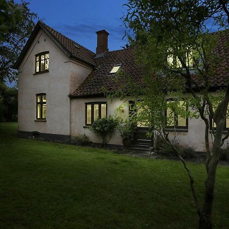 Pegasus Bed And Breakfast Helsinge Extérieur photo